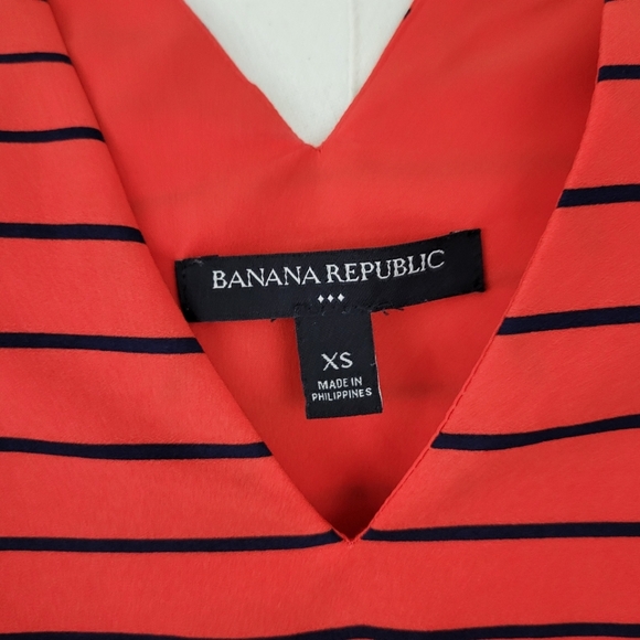 Banana Republic Deep V-Neckline Sleeveless Top Size XS - Picture 5 of 6